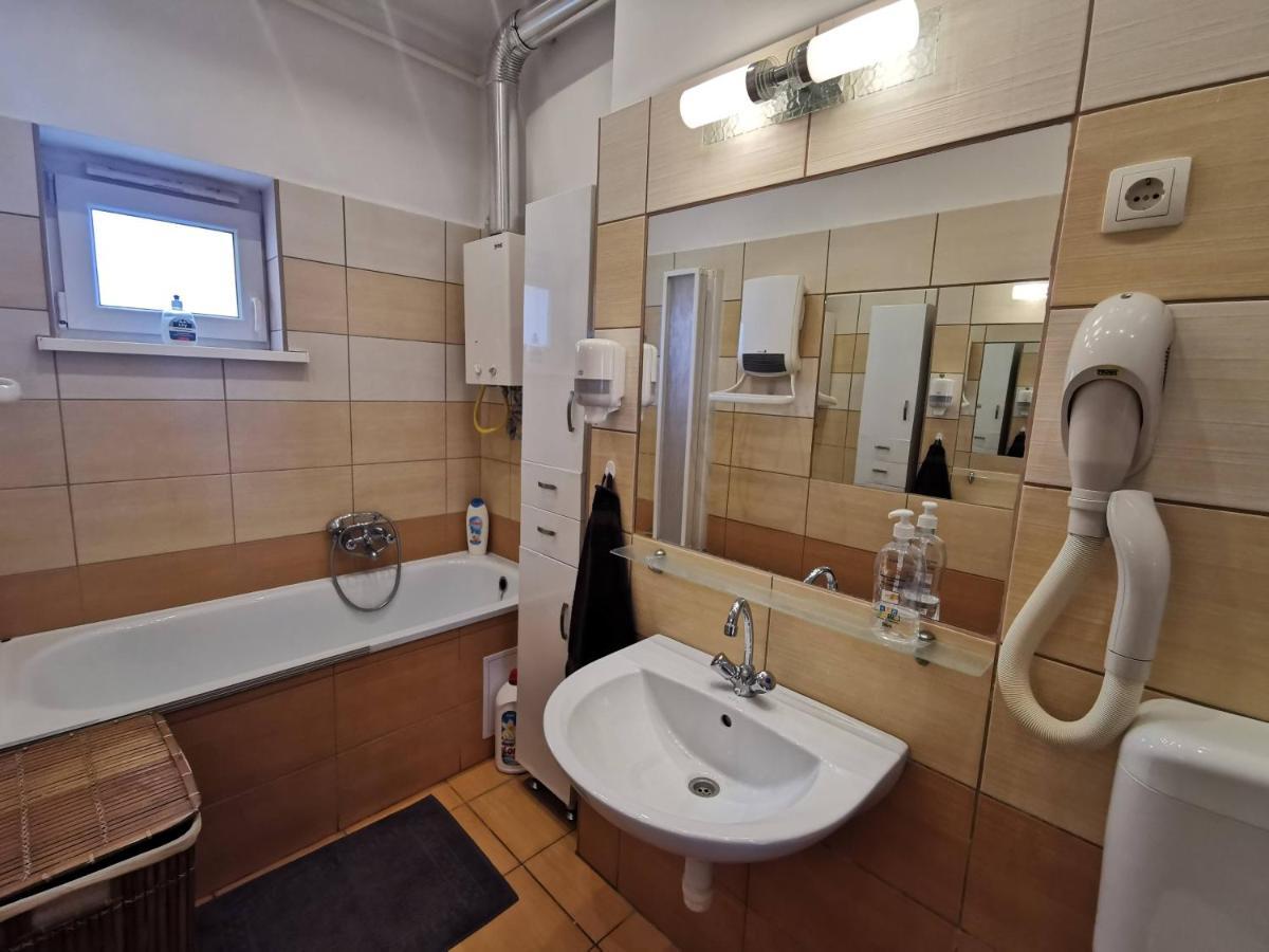 Smart Business Apartman 미슈콜츠 외부 사진