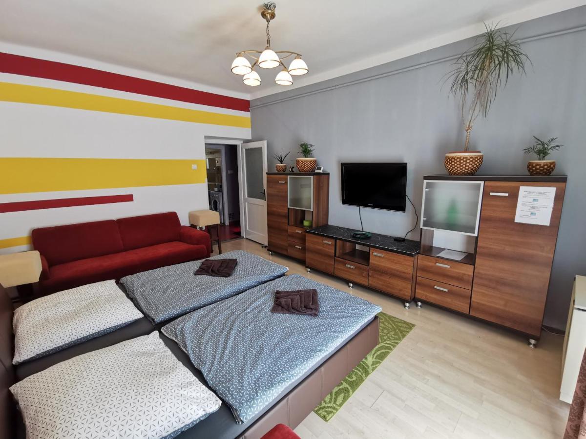 Smart Business Apartman 미슈콜츠 외부 사진
