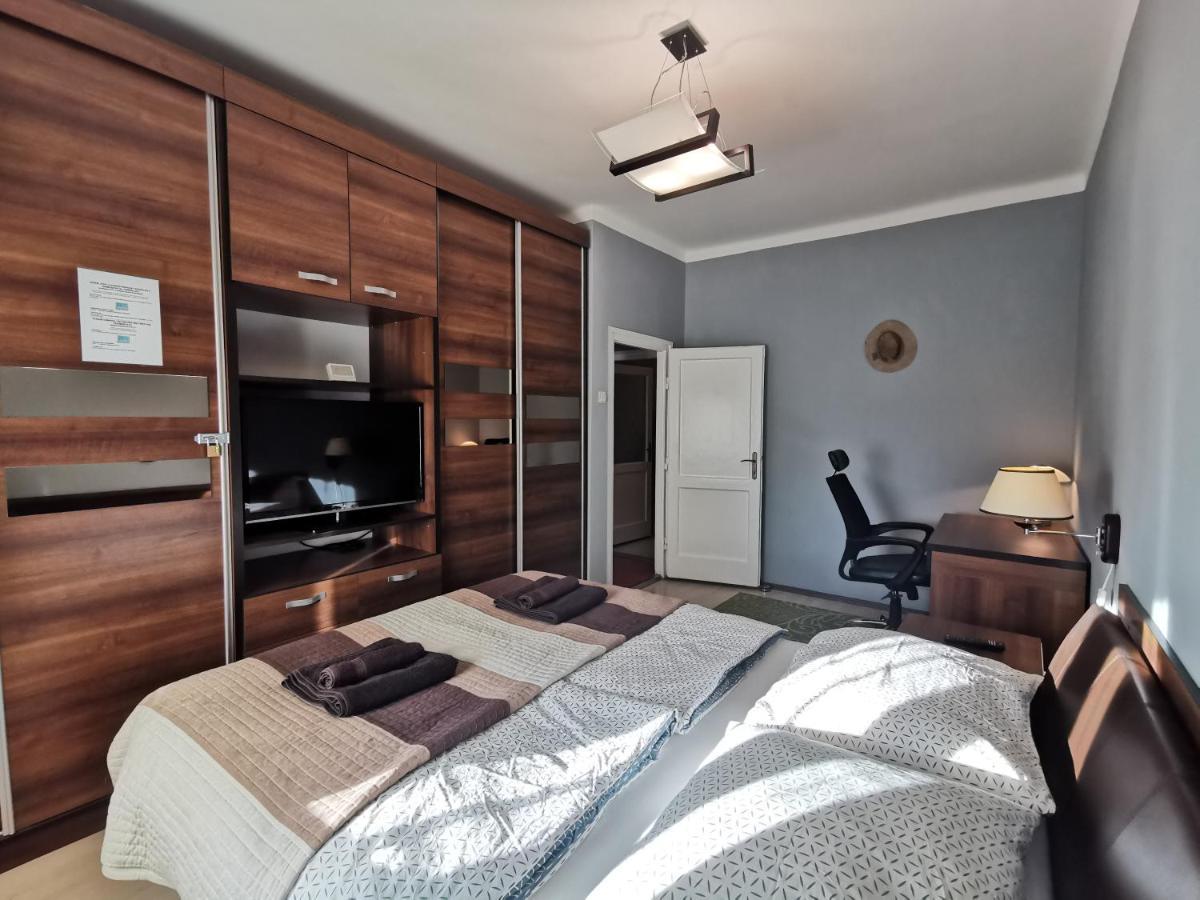 Smart Business Apartman 미슈콜츠 외부 사진